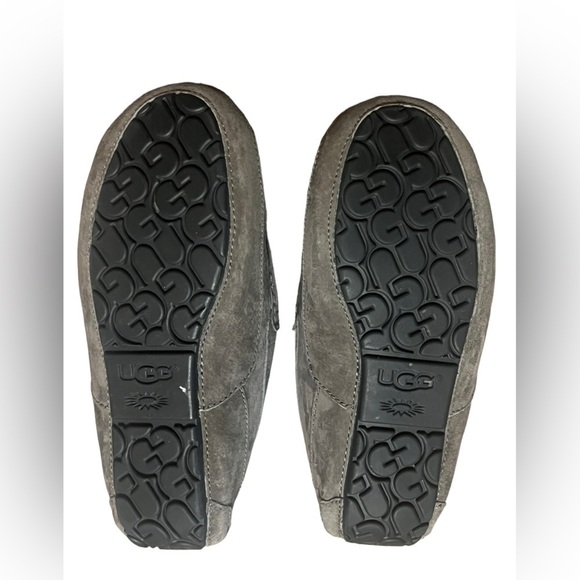 Ugg Ascot men’s leather shearling lined slipper - Picture 7 of 10